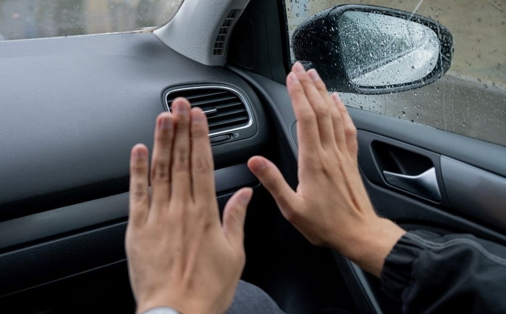 No enciendas la calefacción de tu coche hasta este momento: ahorrarás mucho