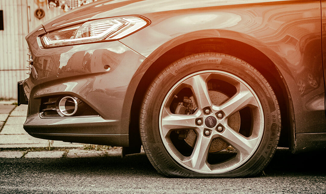 ¿Cómo evitar un pinchazo en los neumáticos de tu coche?
